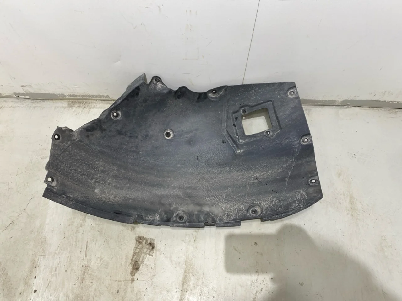 BMW IX 2022- Inner fender liner