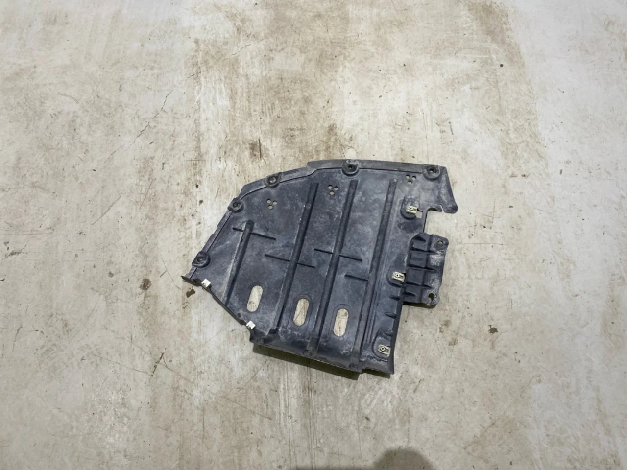 BMW IX 2022- Inner fender liner