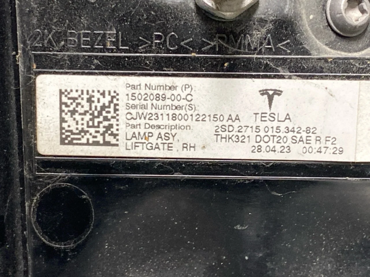 Tesla MODEL Y 2021- Hátsó lámpa, jobb, csomagtérajtón (belső) nézet 3