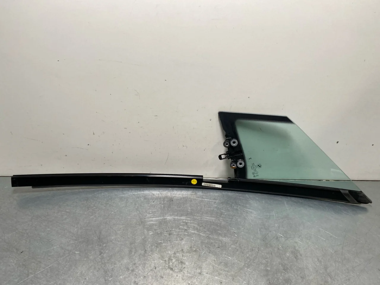 BMW IX 2022- Ajtóüveg, 4 ajtós, első, jobb nézet 2