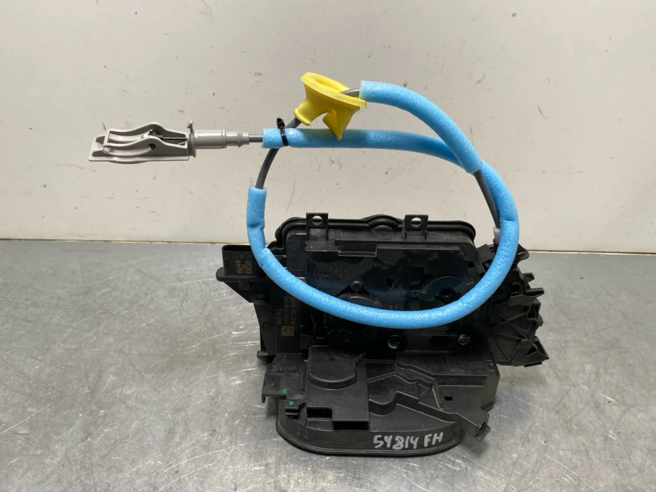 BMW IX 2022- Door lock housing view 2