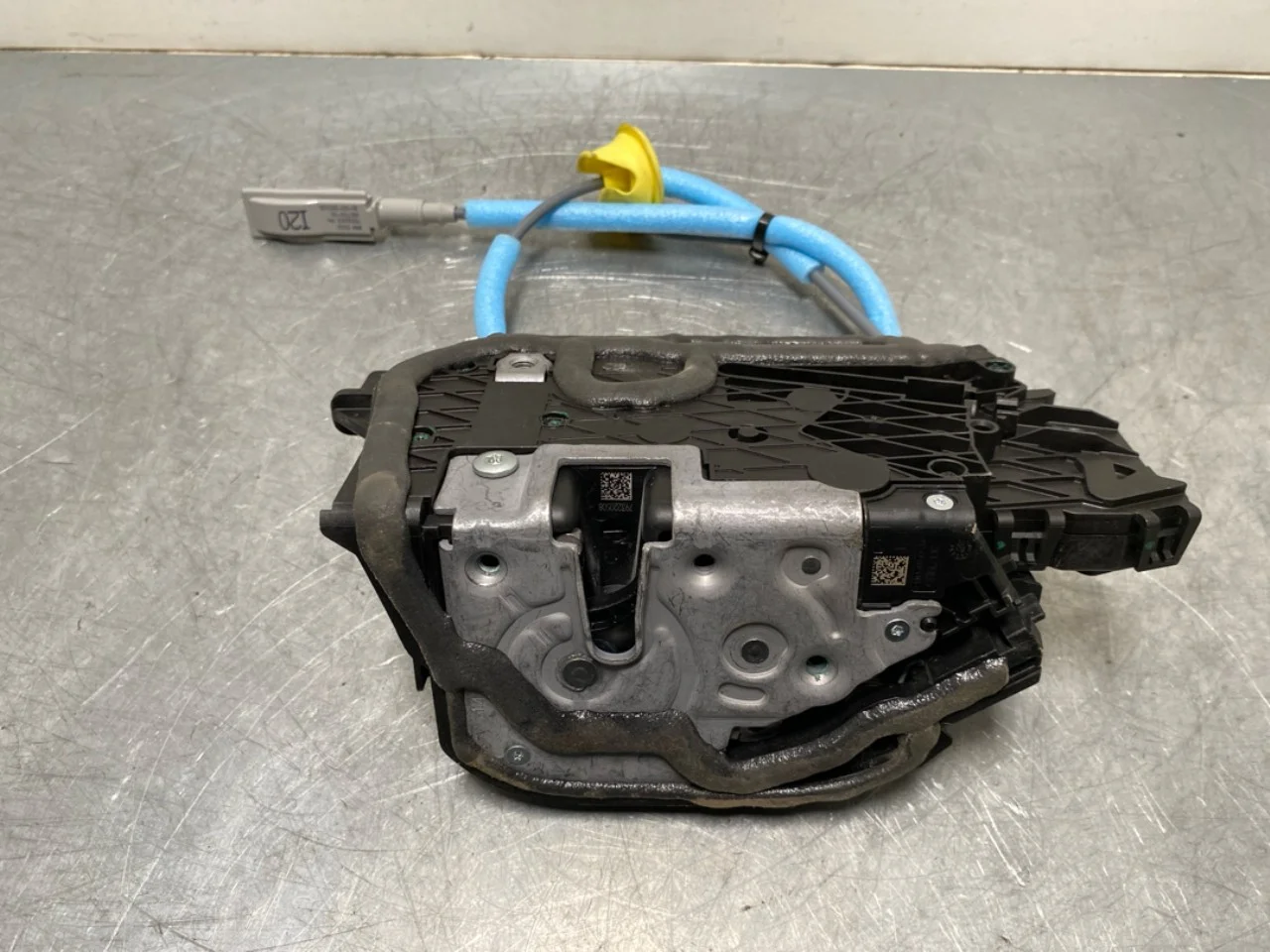 BMW IX 2022- Door lock housing