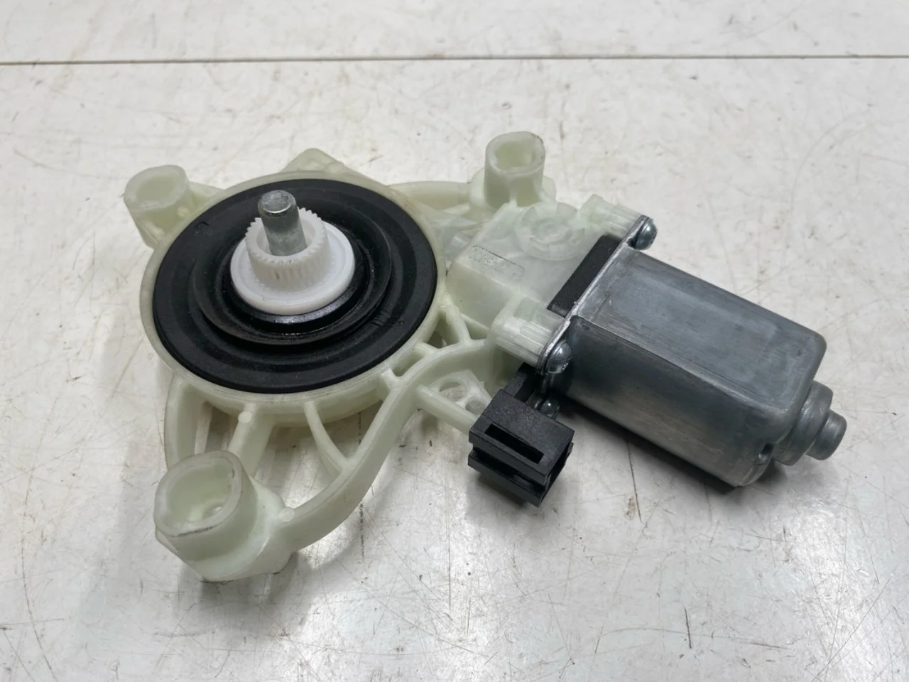 Mercedes EQB X243 2022- Motor macara geam