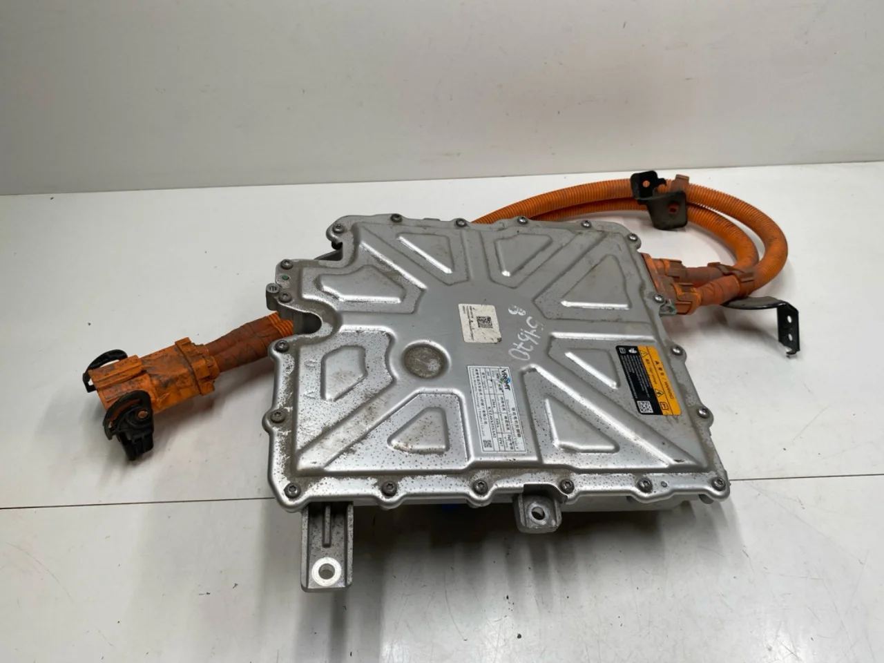 Invertor, 12-220V vedere 3