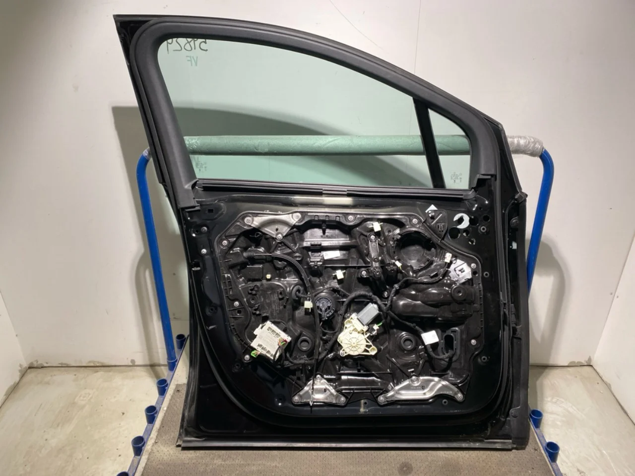 Mercedes EQE SUV X294 2022- Ajtó, 4 ajtós, első, bal nézet 2