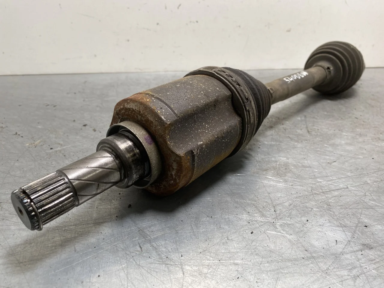 Nissan ARIYA 2021- Rear left driveshaft view 3