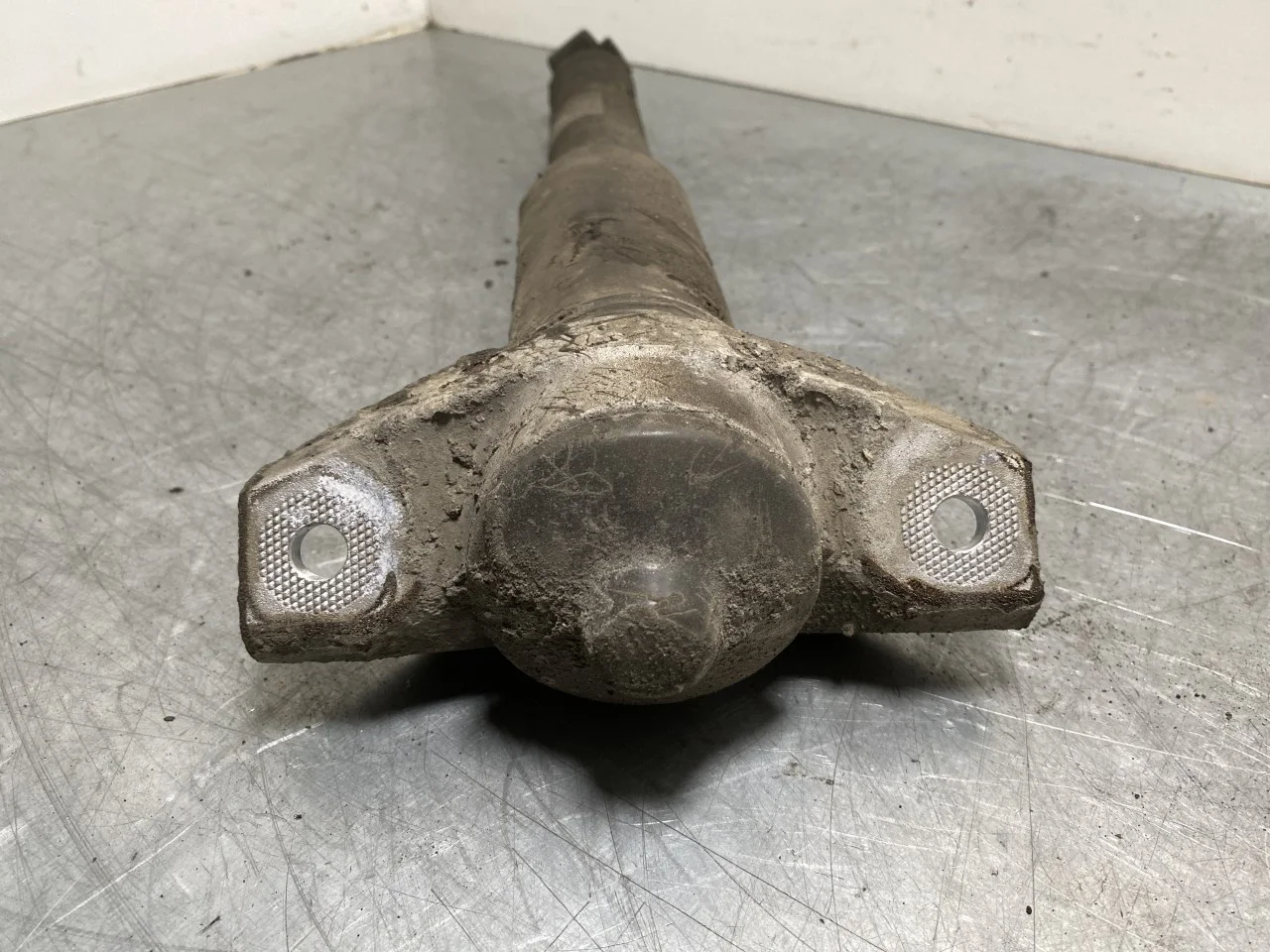 Nissan ARIYA 2021- Shock absorber, rear view 3