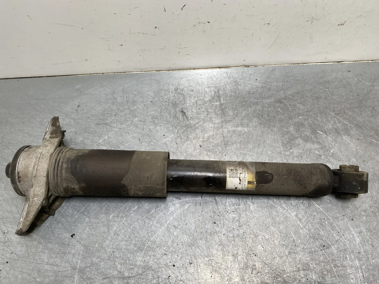 Nissan ARIYA 2021- Shock absorber, rear view 4