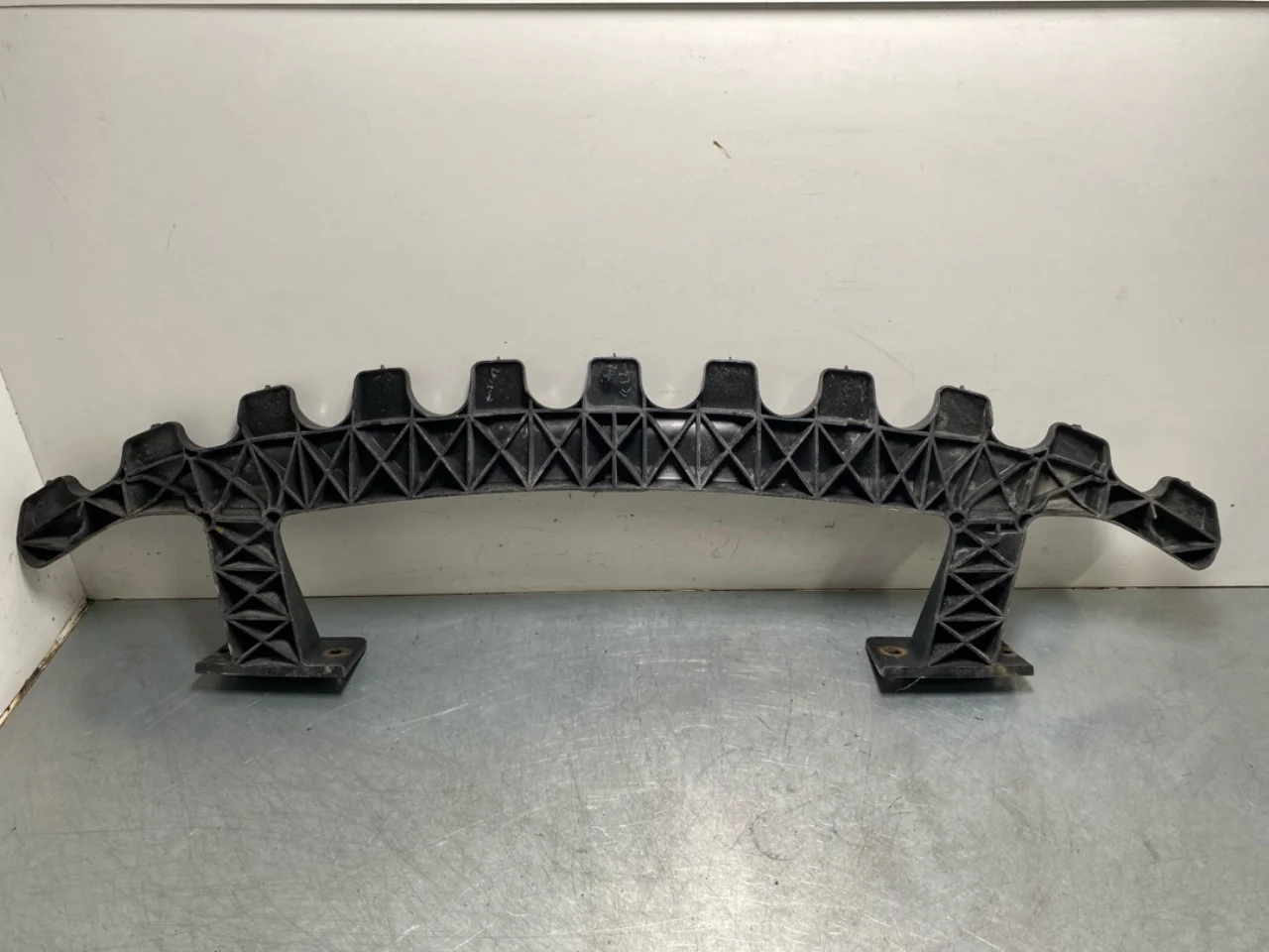 Tesla MODEL S 2013- Bumper reinforcement beam, front view 2