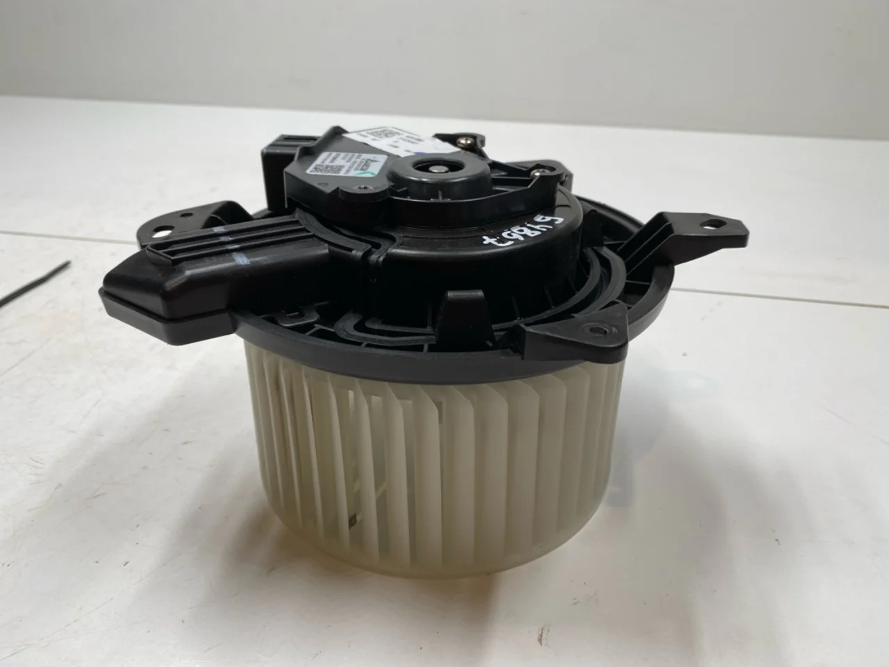 Tesla MODEL Y 2021- Fűtésventilátor motor