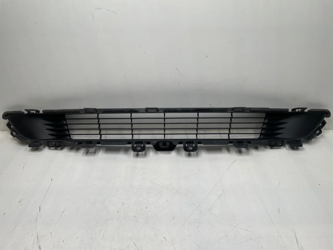 Tesla MODEL Y 2021- Grille, center section