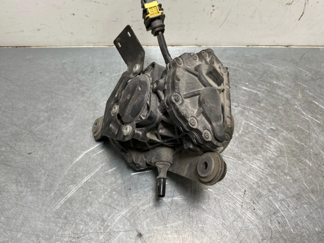 Mercedes B 180-200 W246/W242 2012-19 Vacuum pump view 3