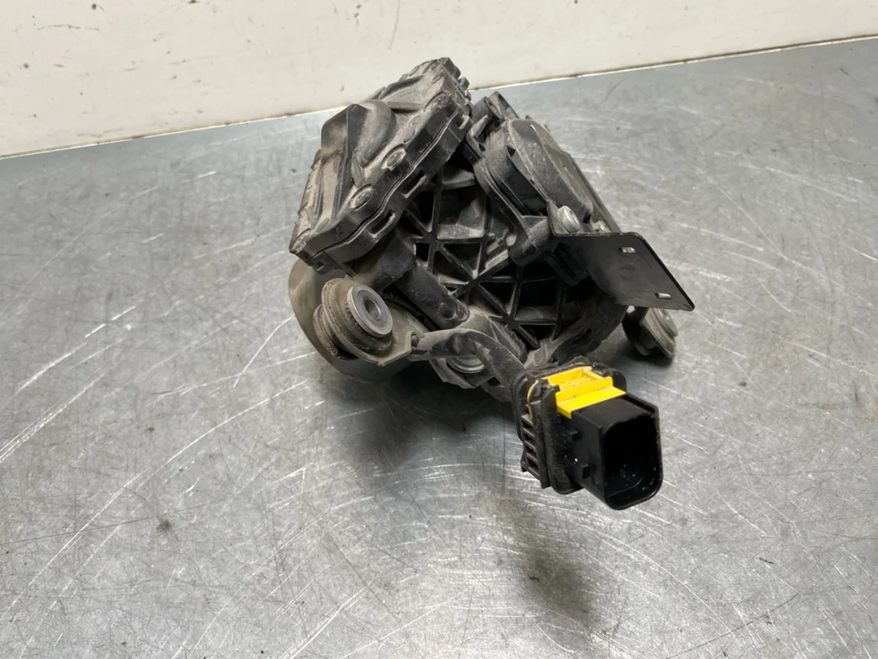 Mercedes B 180-200 W246/W242 2012-19 Vacuum pump view 4