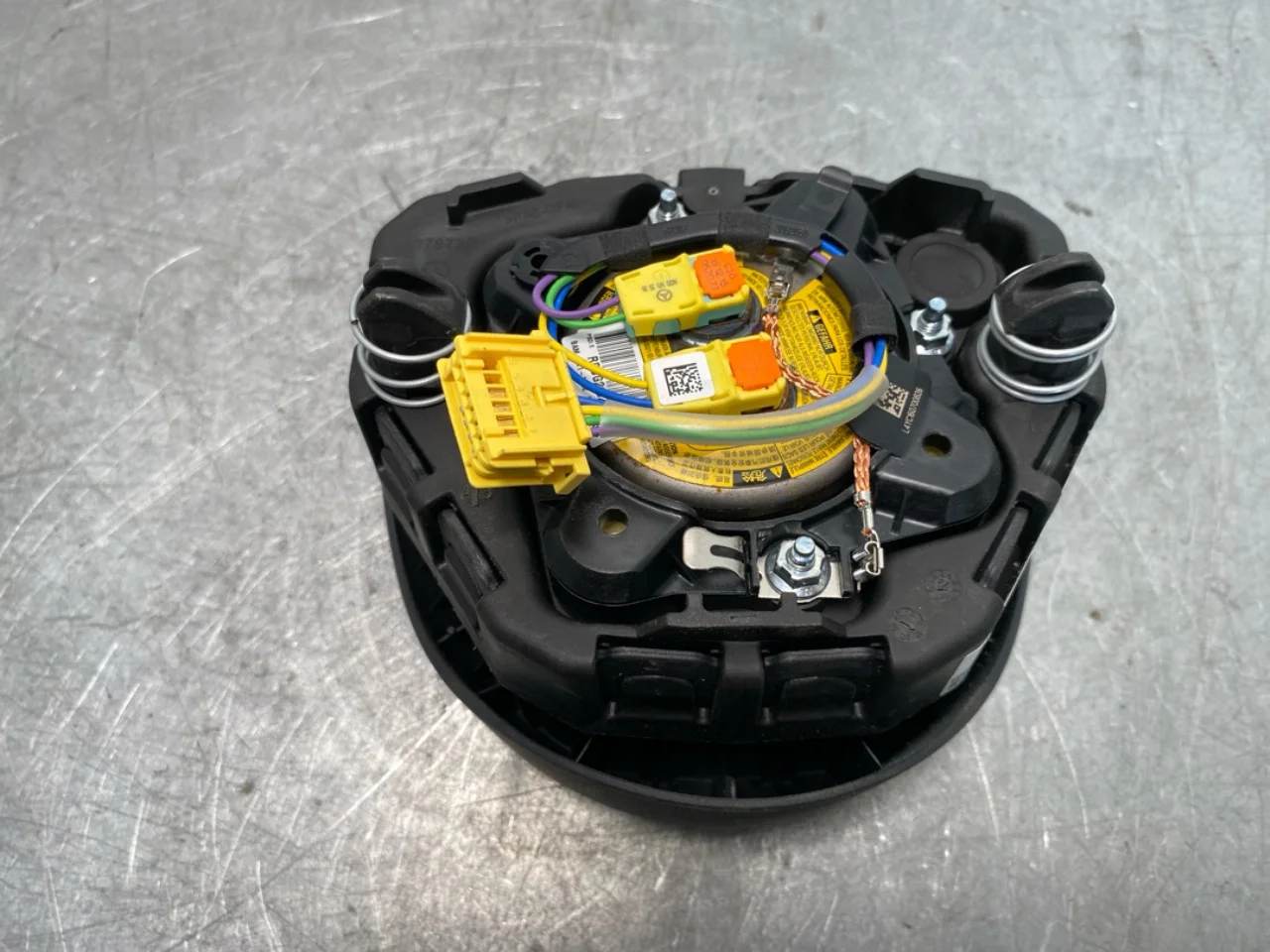 Mercedes B 180-200 W246/W242 2012-19 Légzsák, kormánypárna nézet 3