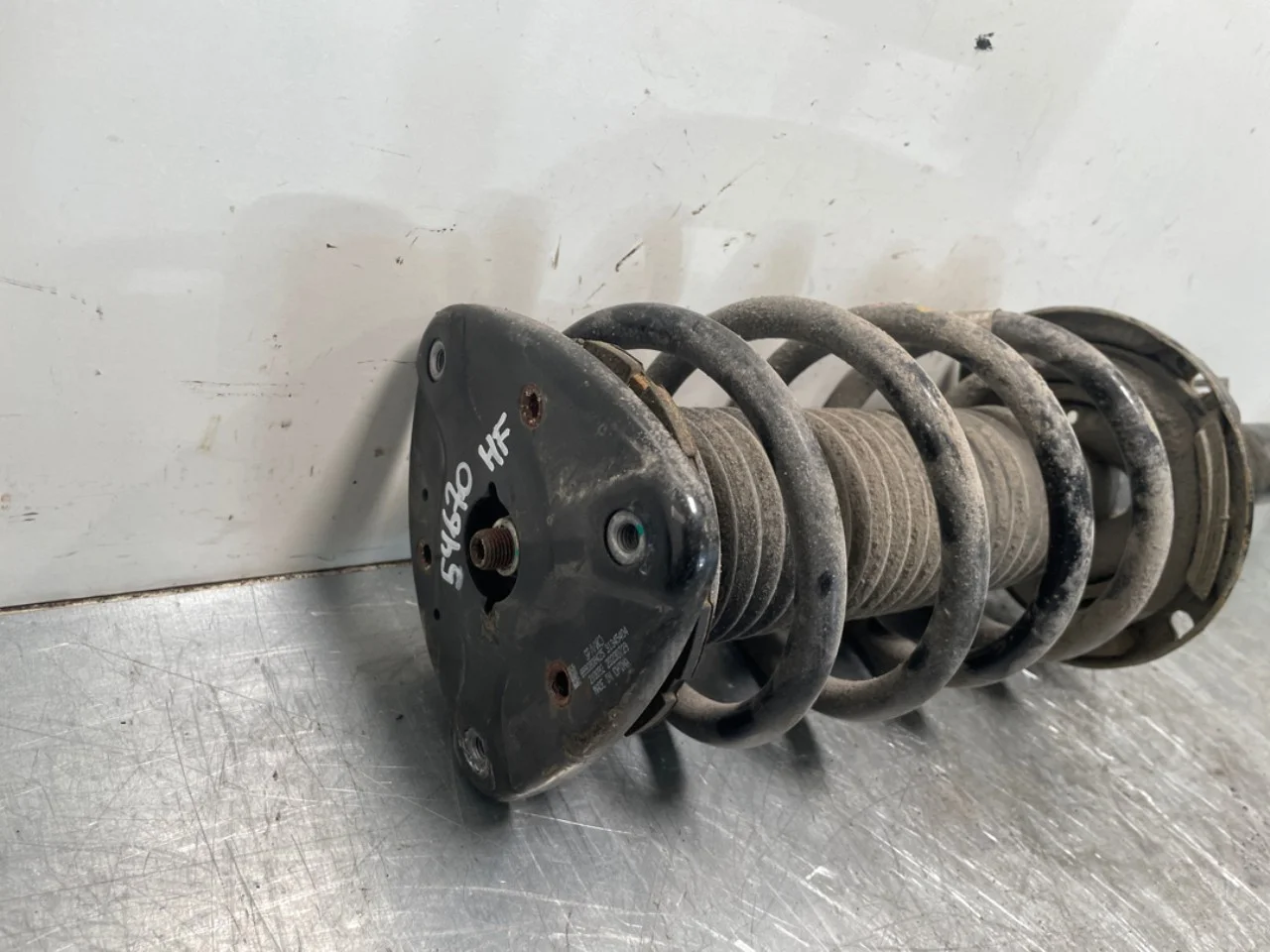 Strut assembly, front right view 2