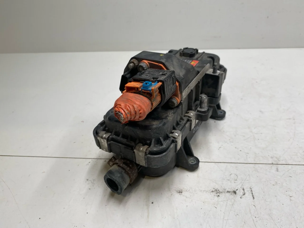 Nissan LEAF 2011-17 Engine heater, electric view 2