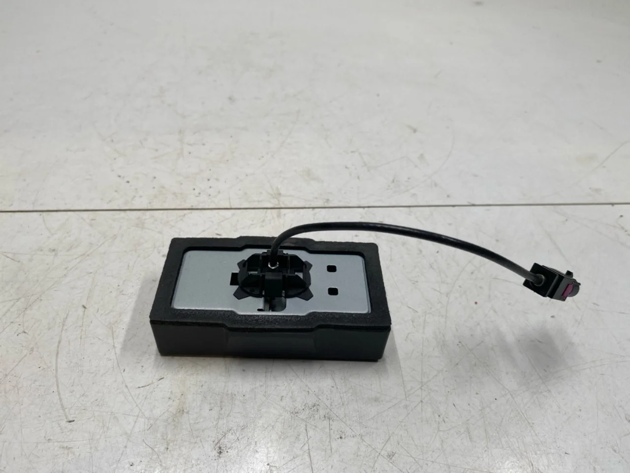 Mercedes EQC 2020- Antenna nézet 2