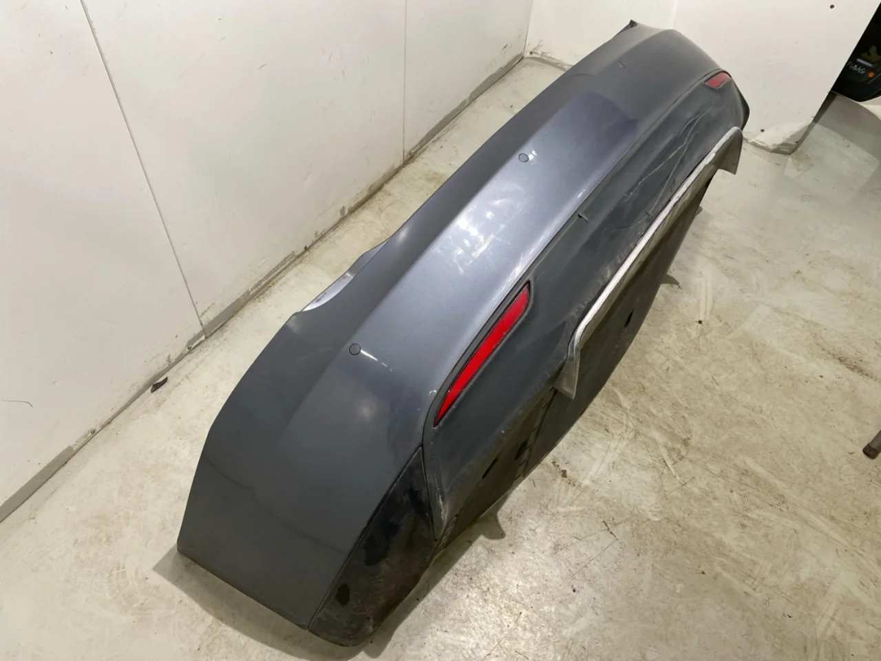 Tesla MODEL S 2013- Rear bumper view 2