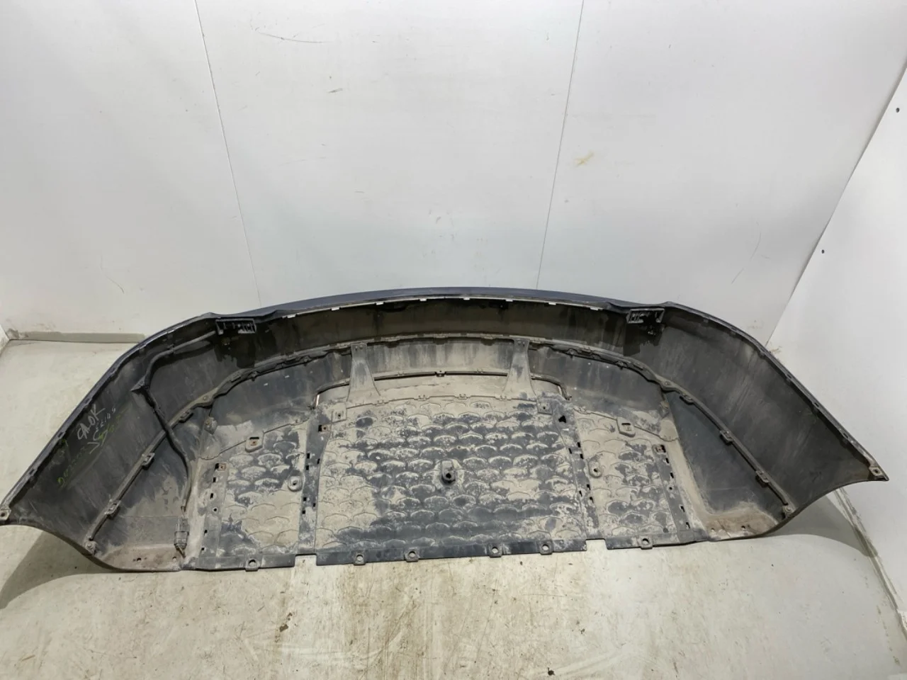 Tesla MODEL S 2013- Rear bumper view 4