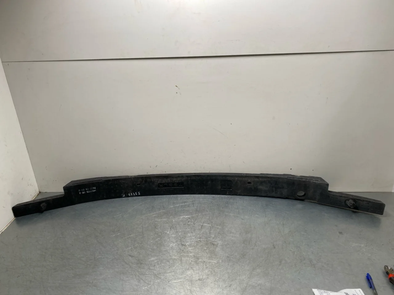 Tesla MODEL Y 2021- Bumper impact absorber, front view 2