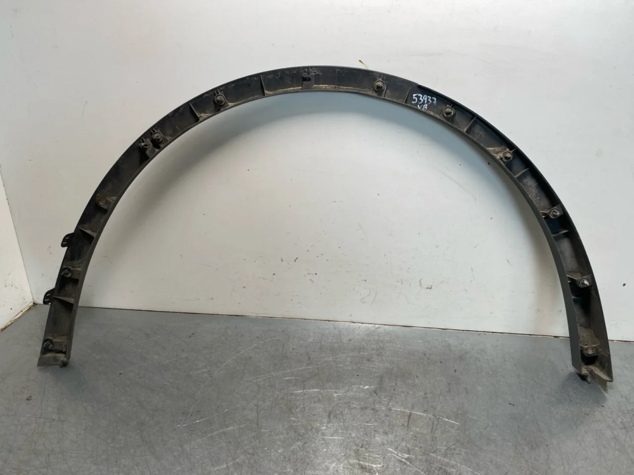 Tesla MODEL Y 2021- Wheel arch trim view 2
