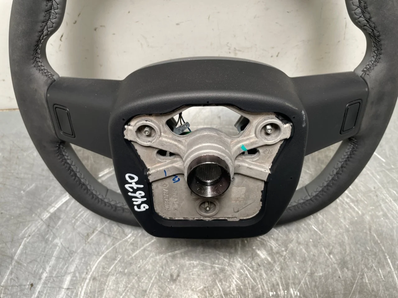 Steering wheel view 4