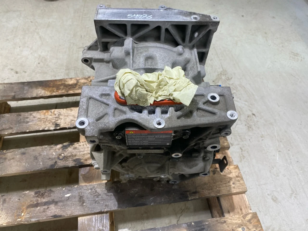 Nissan LEAF 2011-17 Front electric motor view 4