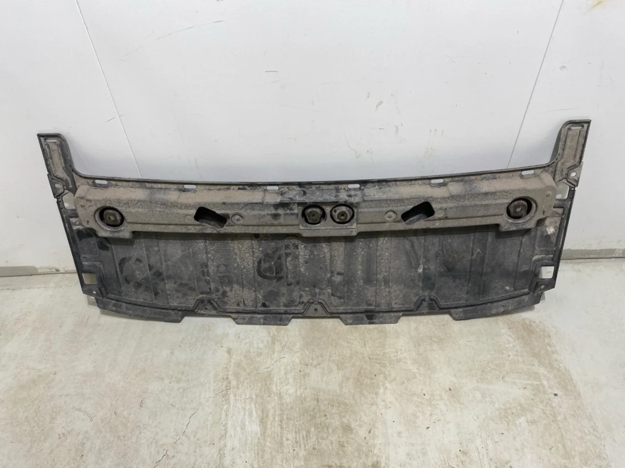 Hyundai IONIQ 6 CE 2023->> Underbody protection plate (engine/gearbox/floor) view 2