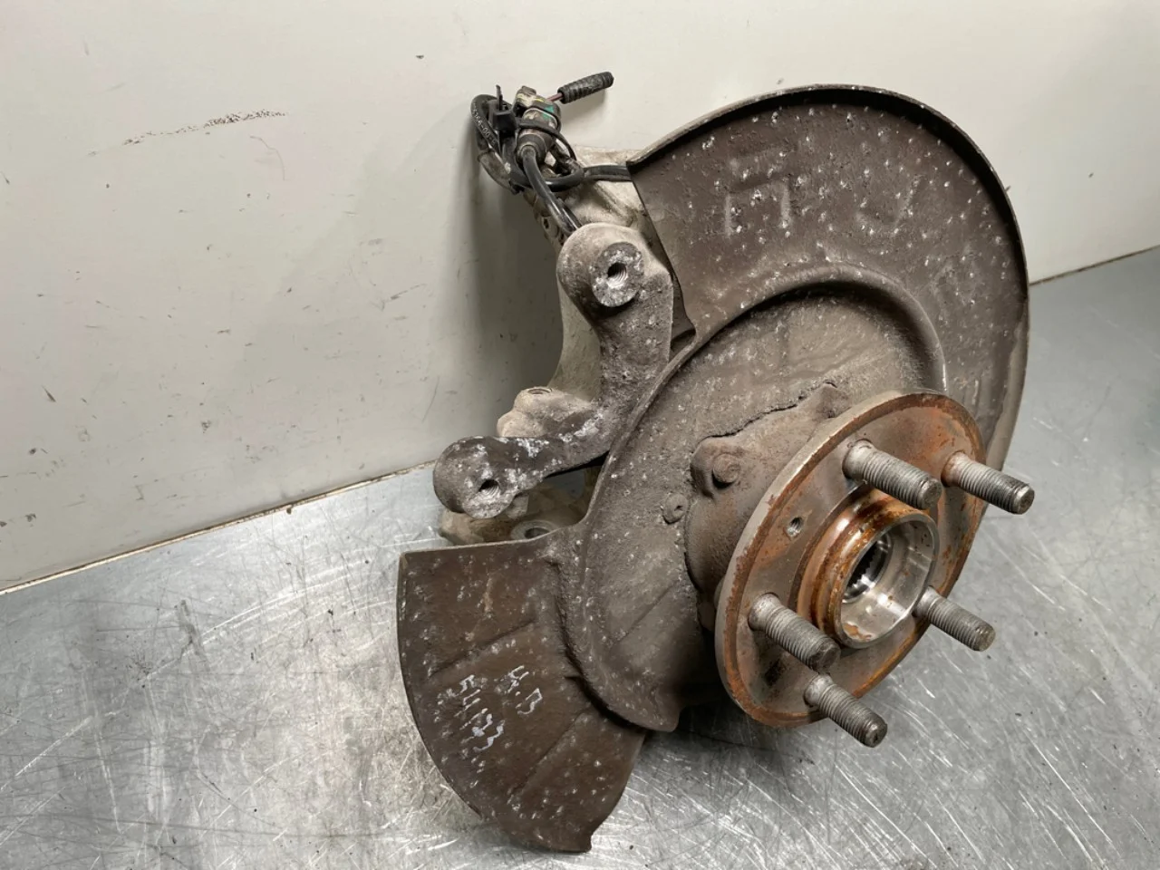 Tesla MODEL S 2013- Stub axle carrier, right rear view 2