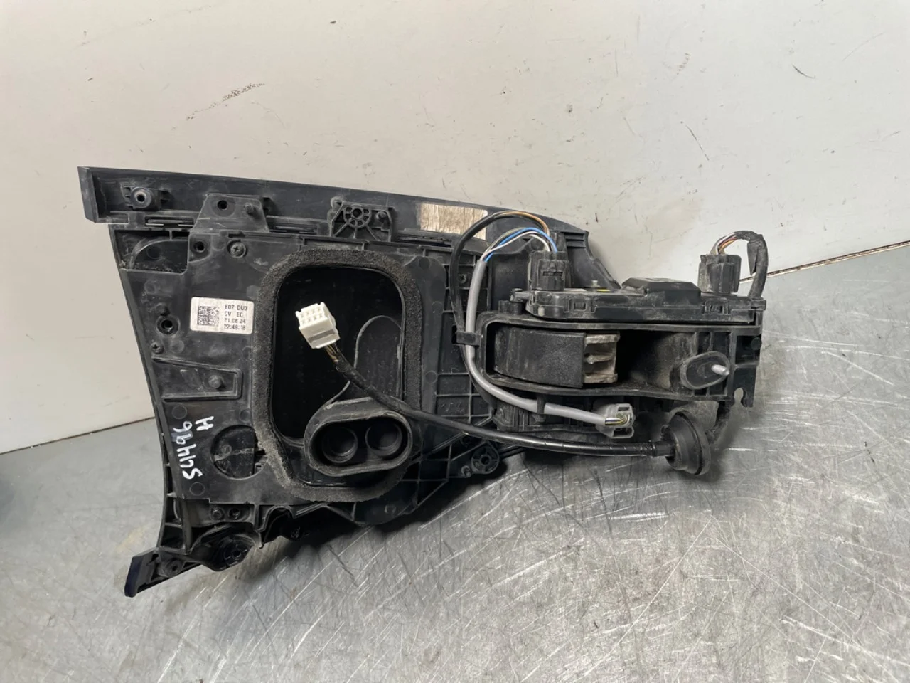 Kia EV6 2022- Capac port încărcare, electric / hibrid vedere 3