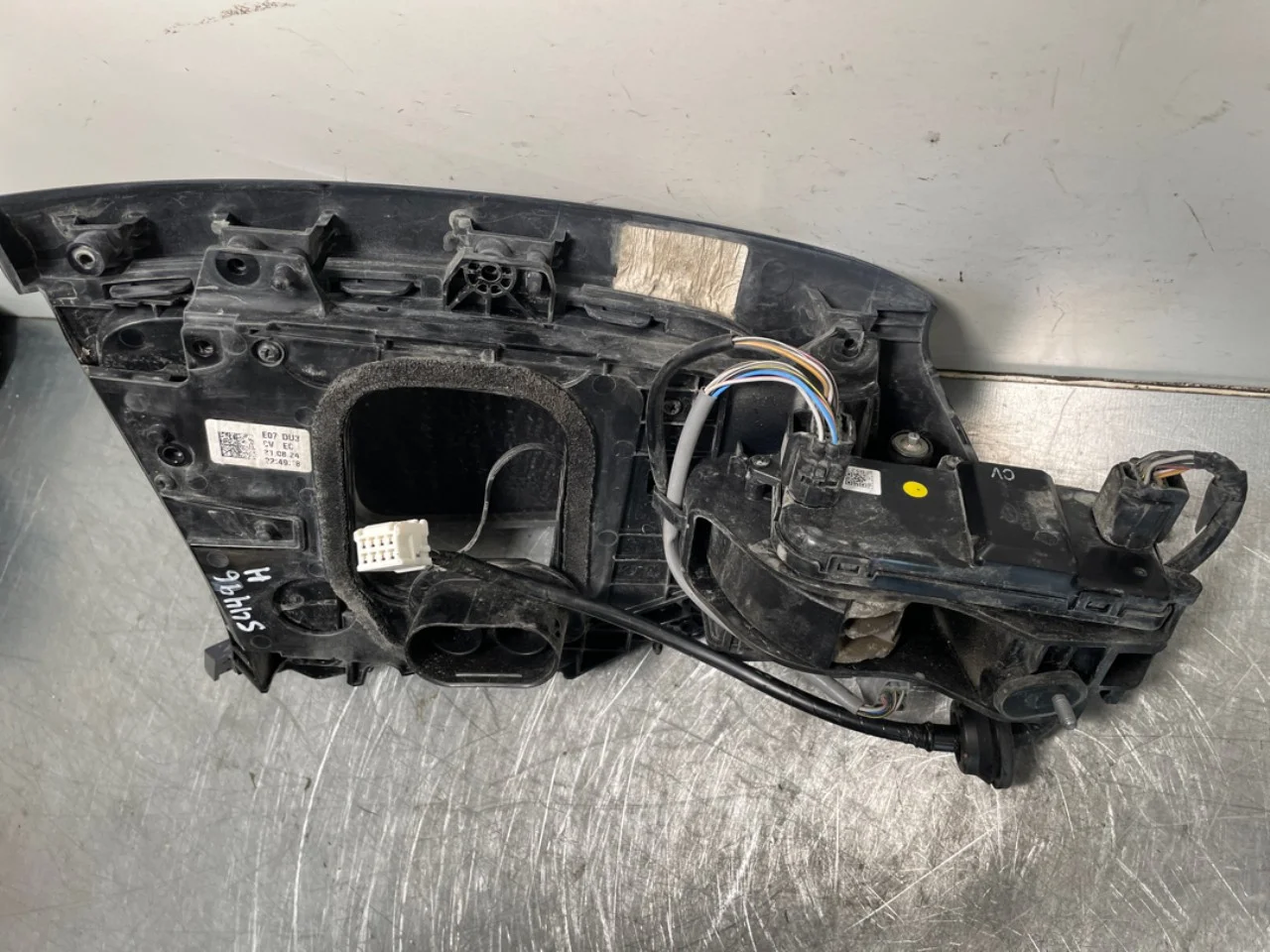 Kia EV6 2022- Capac port încărcare, electric / hibrid vedere 4