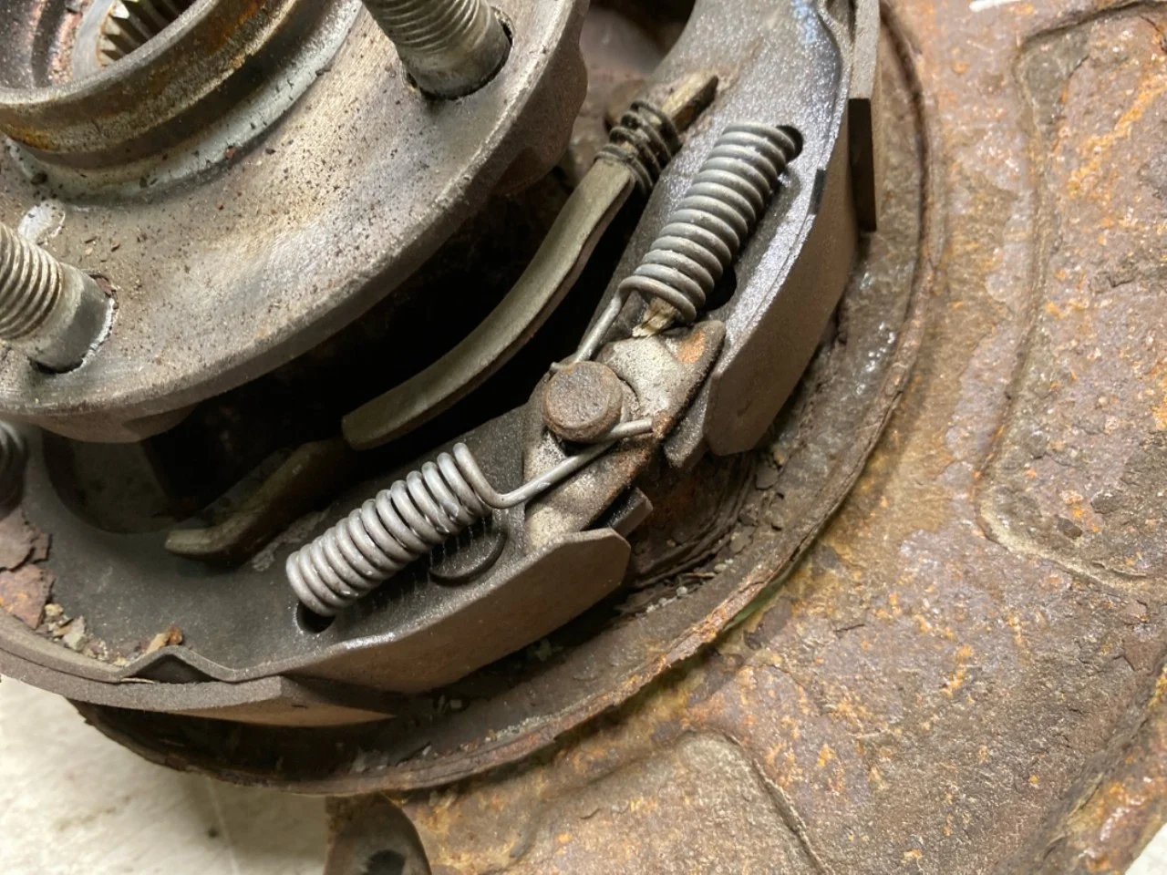 Kia NIRO SG2 2023- Stub axle carrier, left rear view 3