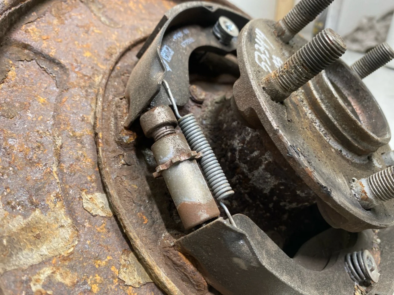 Kia NIRO SG2 2023- Stub axle carrier, left rear view 4