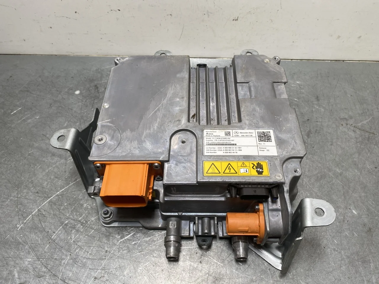 Mercedes EQC 2020- Invertor, 12-220V