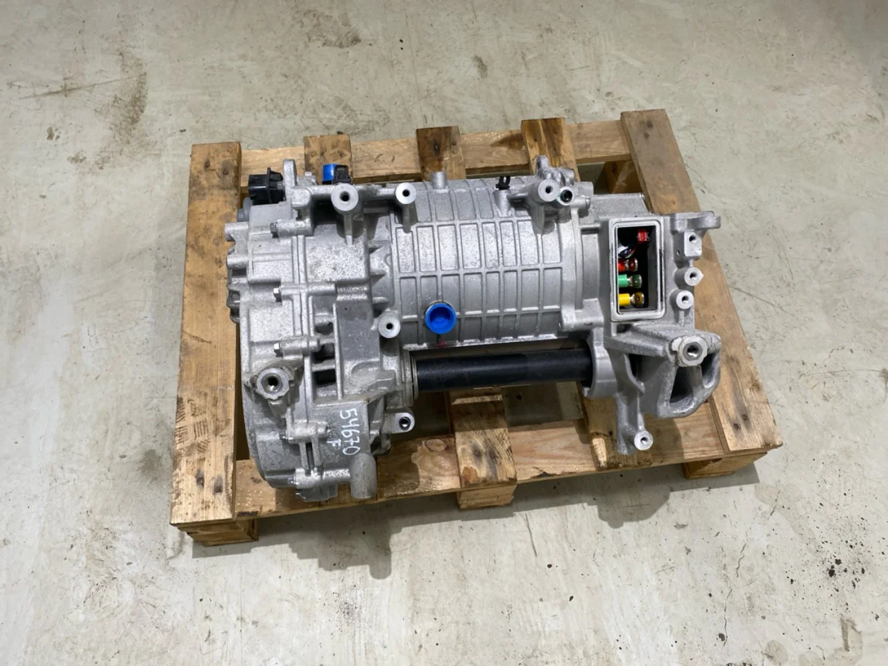 Elektromos motor, első nézet 4