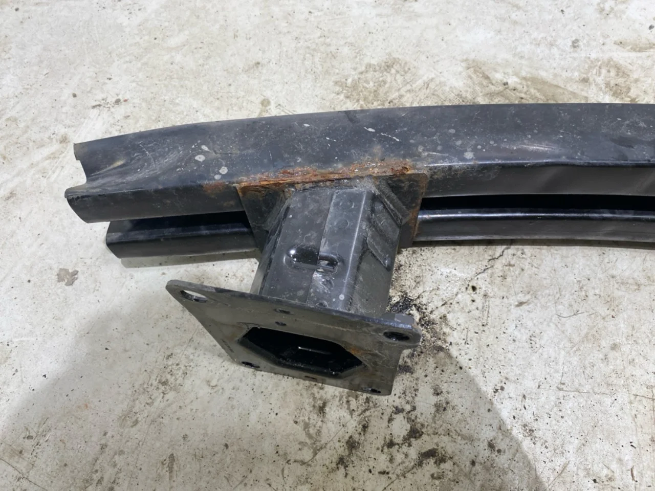Tesla MODEL S 2013- Bumper reinforcement beam, front view 3