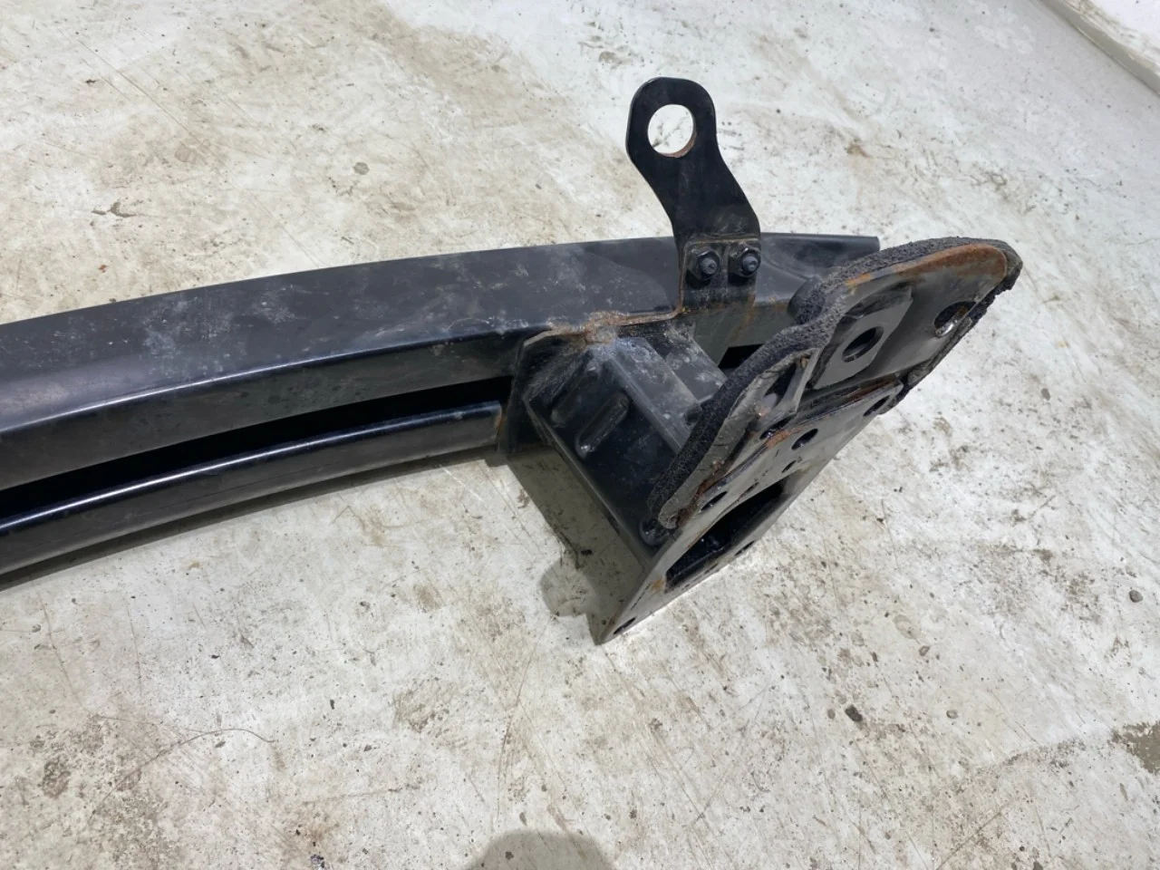Tesla MODEL S 2013- Bumper reinforcement beam, front view 4