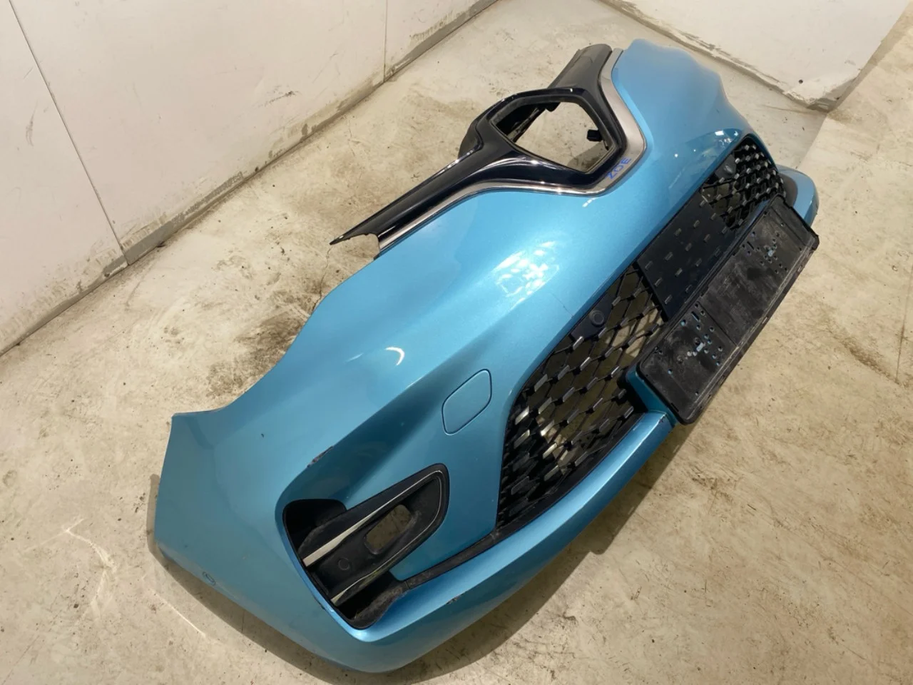 Renault ZOE/E- TECH 2013--> Front bumper view 2