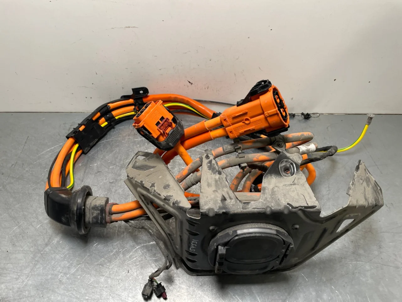 Mercedes EQC 2020- Capac port încărcare, electric / hibrid