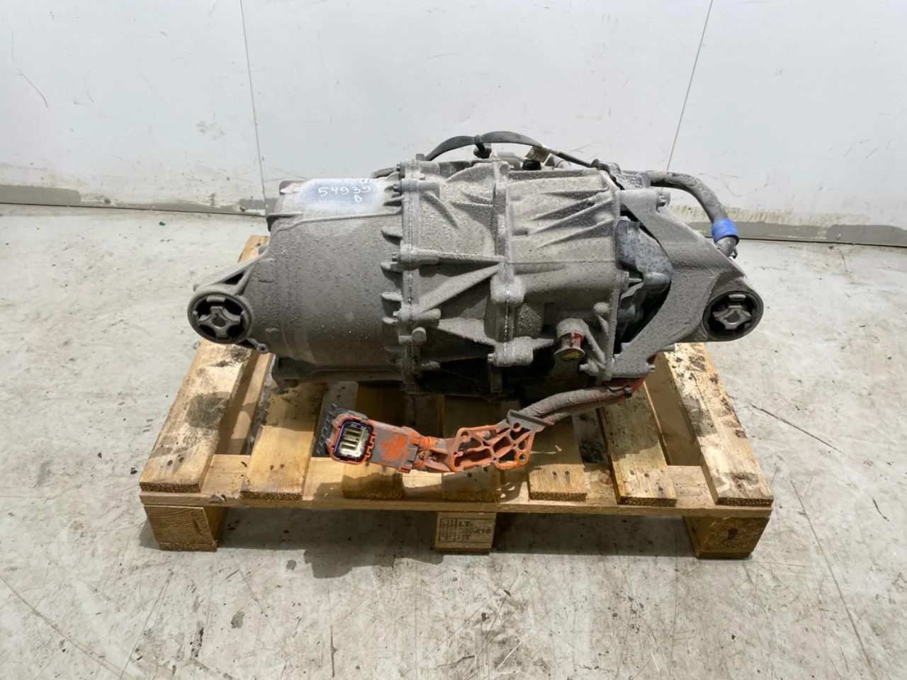 Tesla MODEL Y 2021- Elektromos motor, hátsó nézet 2