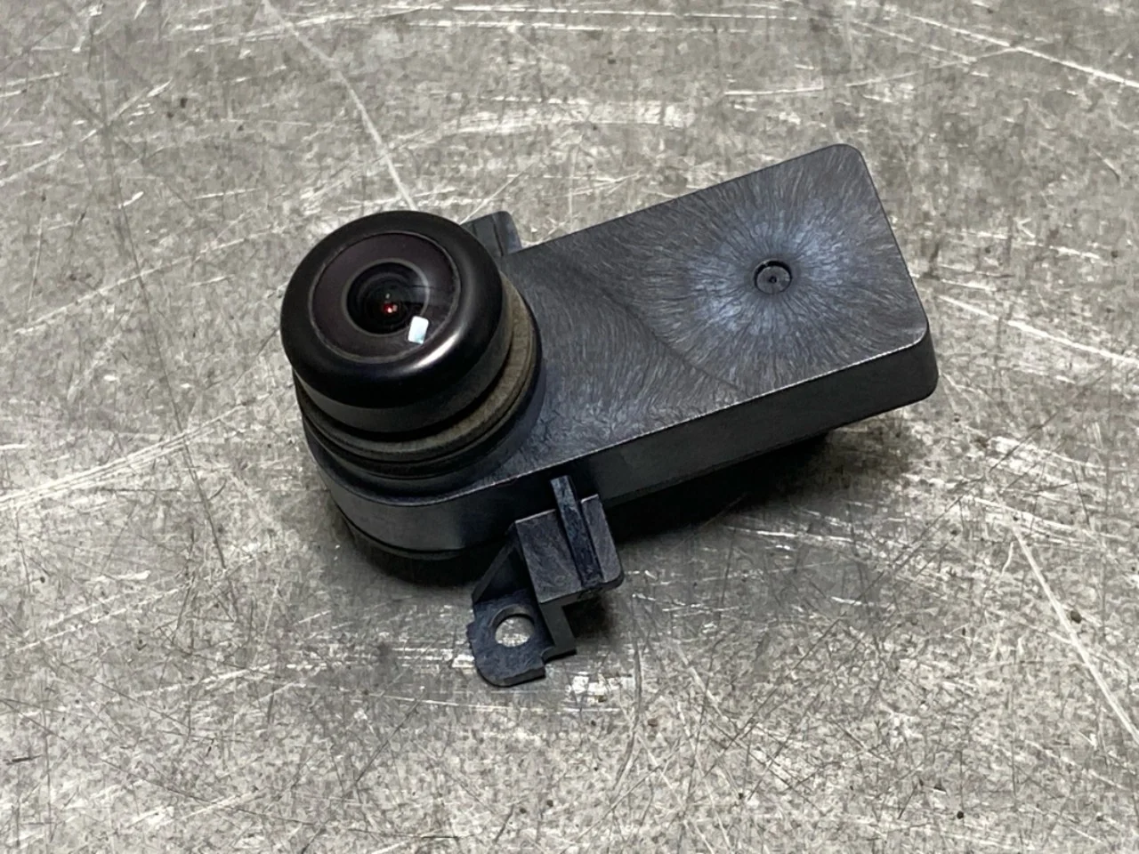 Tesla MODEL Y 2021- Exterior camera