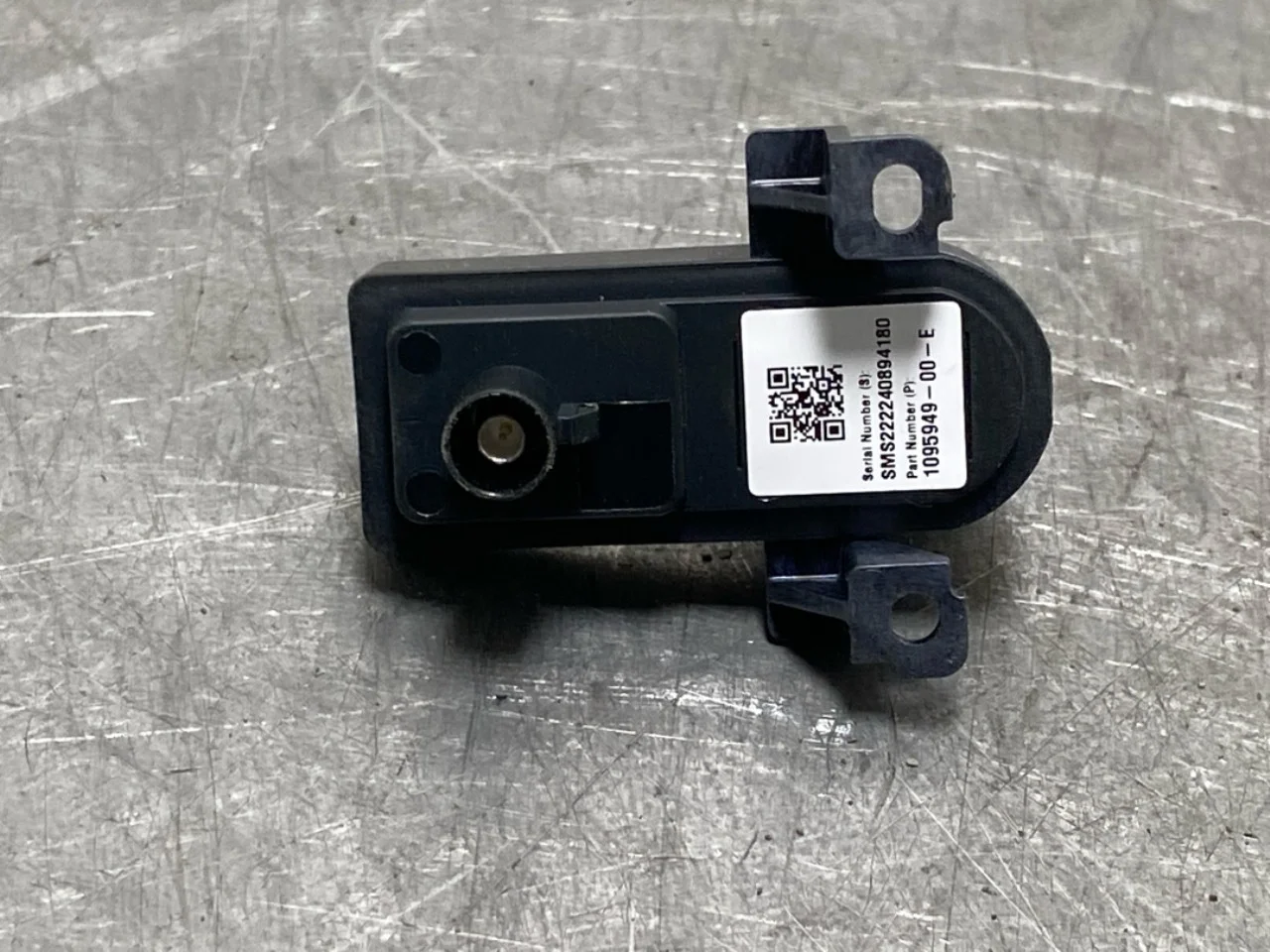 Tesla MODEL Y 2021- Exterior camera view 2