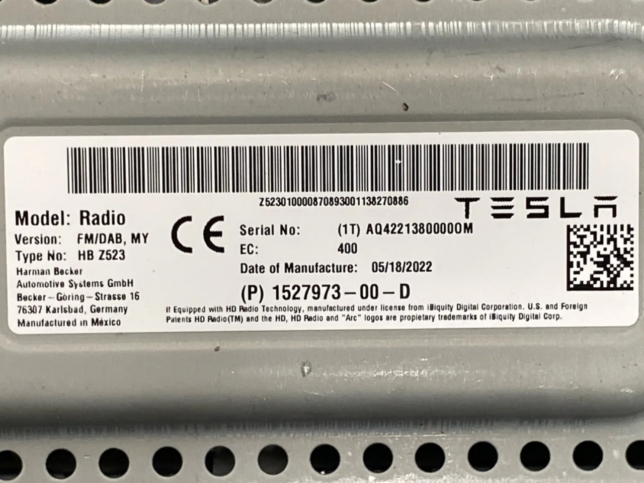 Tesla MODEL Y 2021- Antennaerősítő nézet 4