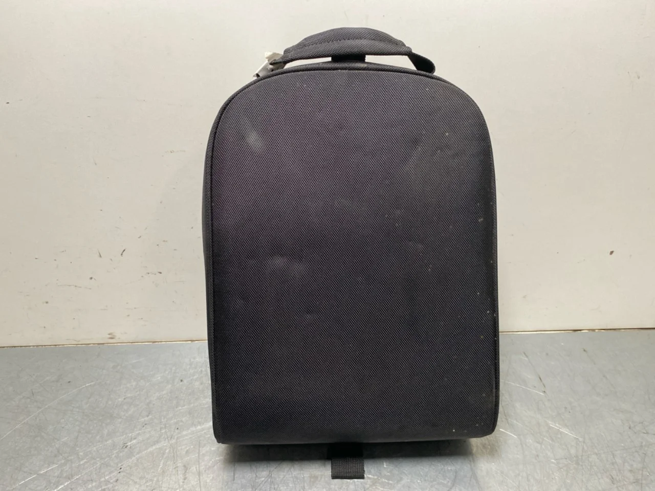 Nissan LEAF 2011-17 Battery charger view 2