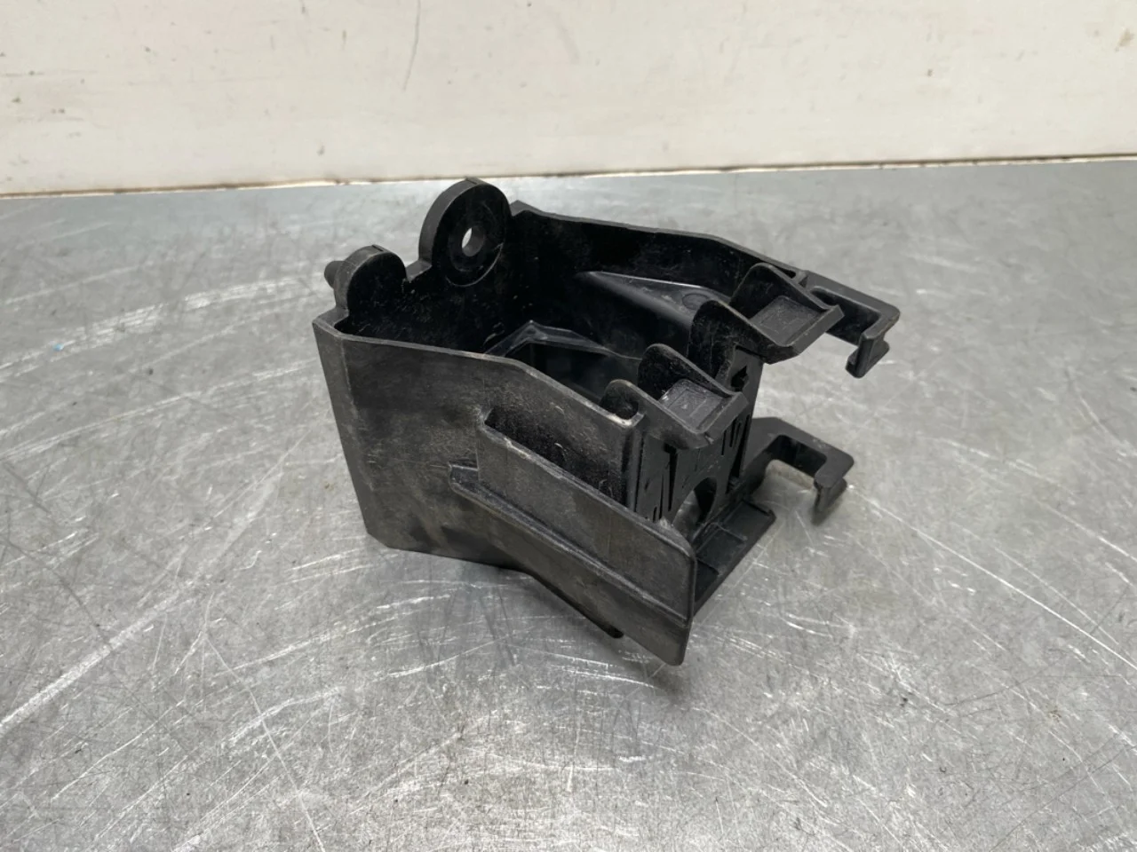 Tesla MODEL Y 2021- Front panel view 2