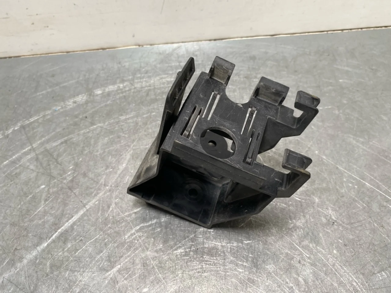 Tesla MODEL Y 2021- Front panel view 3