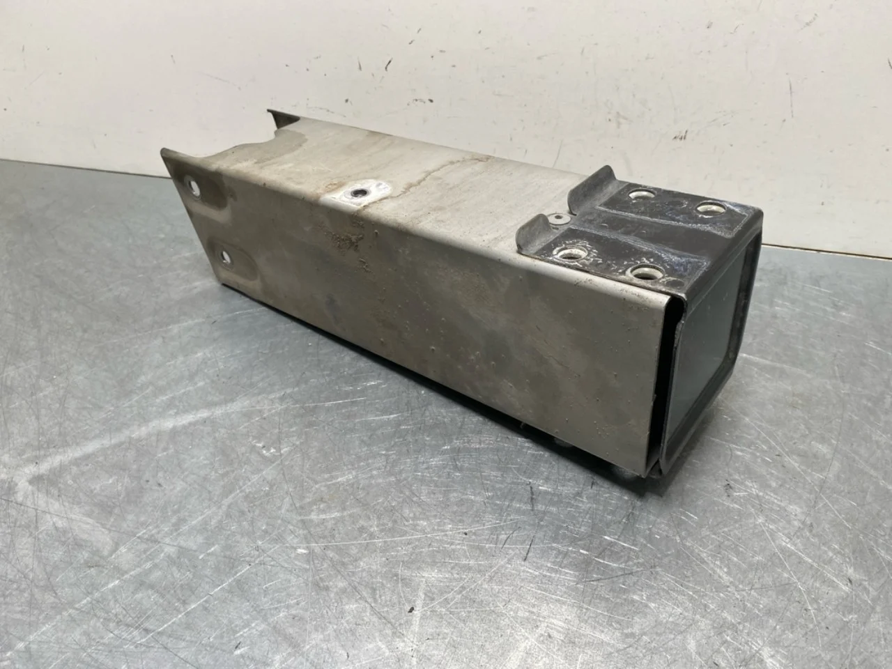 Tesla MODEL Y 2021- Bumper impact absorber, front view 2