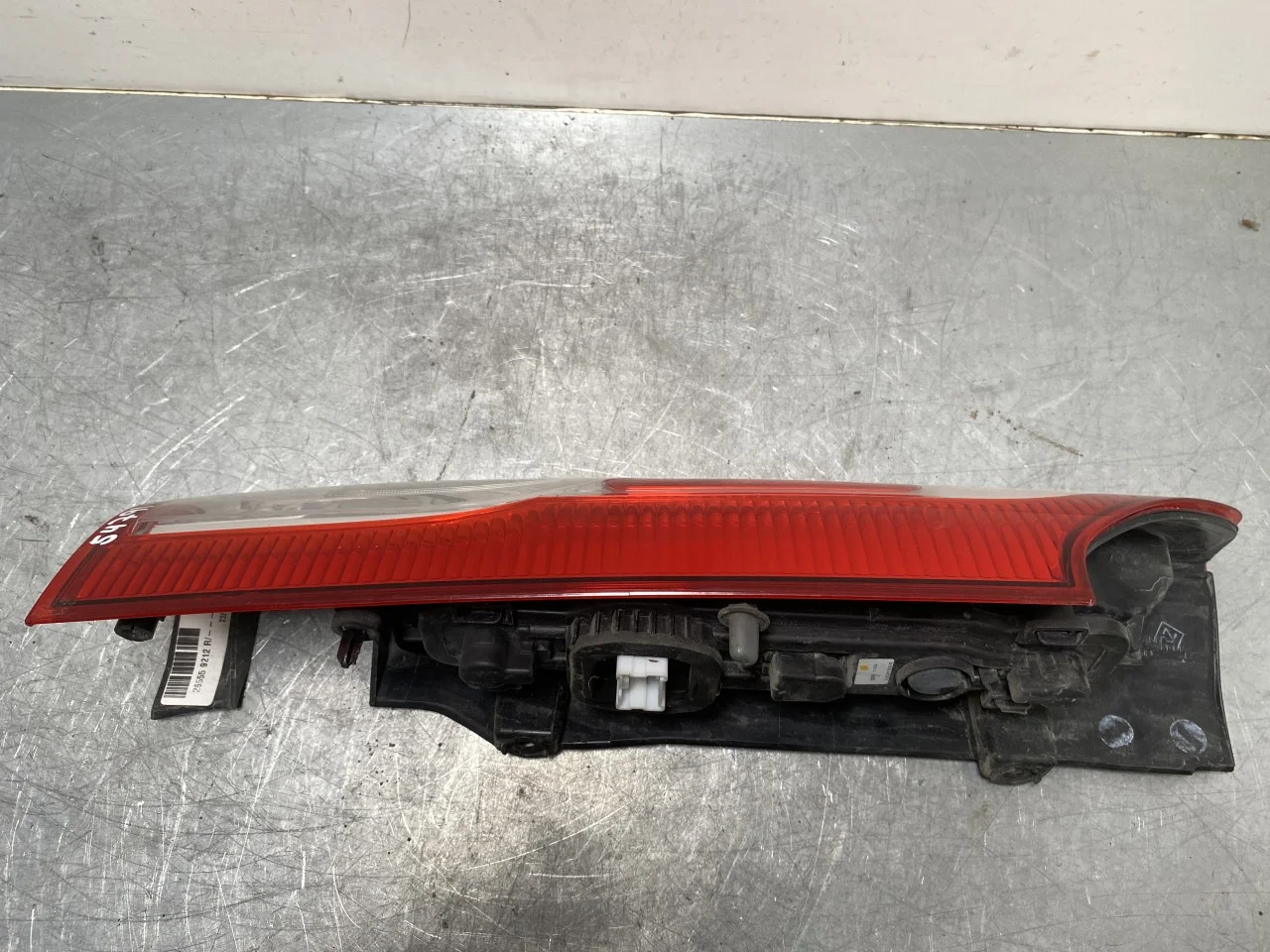 Renault EXPRESS Lampă spate stânga vedere 3