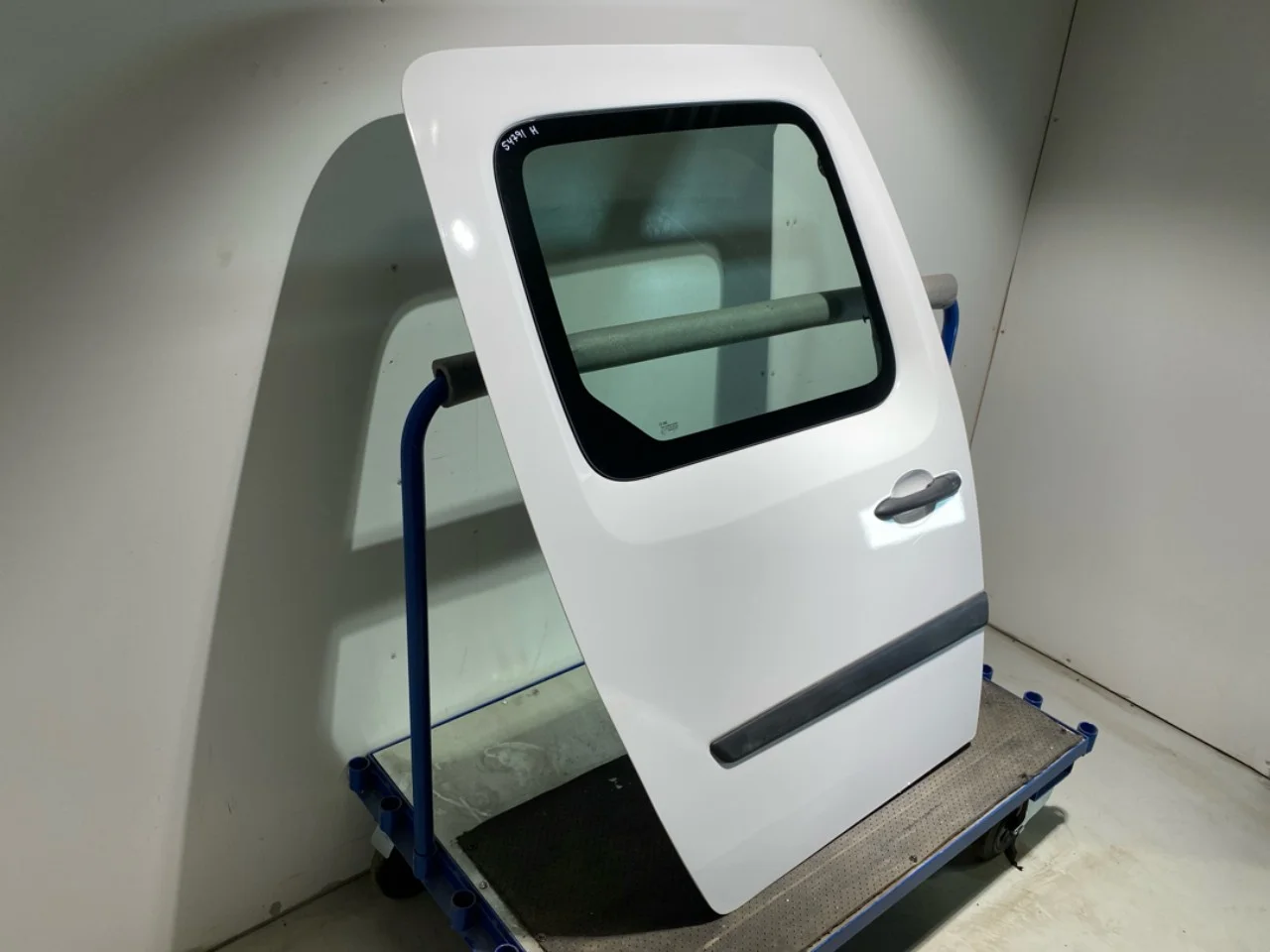 Renault EXPRESS Right sliding door view 2