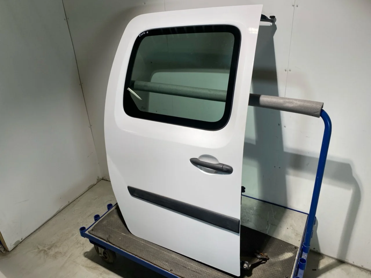 Renault EXPRESS Right sliding door view 3